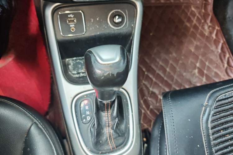 Used Jeep Compass 2017 200T Automatic Enjoyment Version Gear Lever