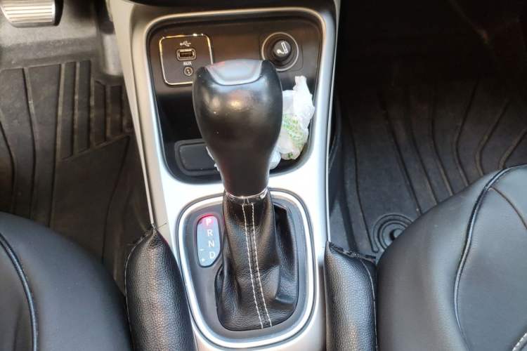 Used Jeep Compass 2017 200T Automatic Family Edition Gear Lever