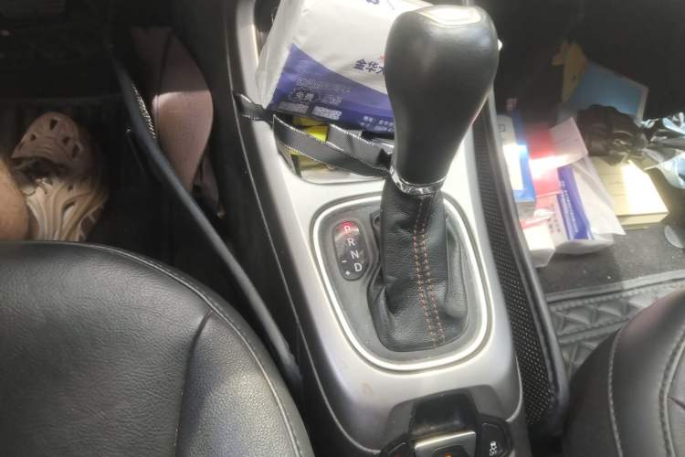 Used Jeep Compass 2017 200T Automatic Family Edition Gear Lever