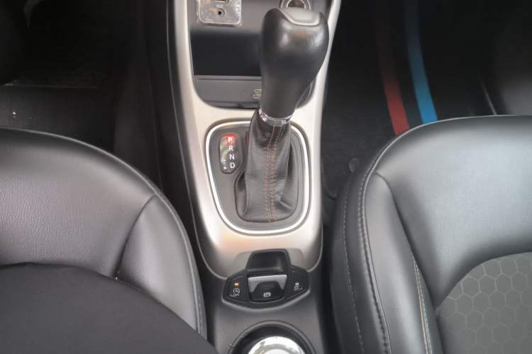 Used Jeep Compass 2017 200T Automatic Enjoyment Version Gear Lever