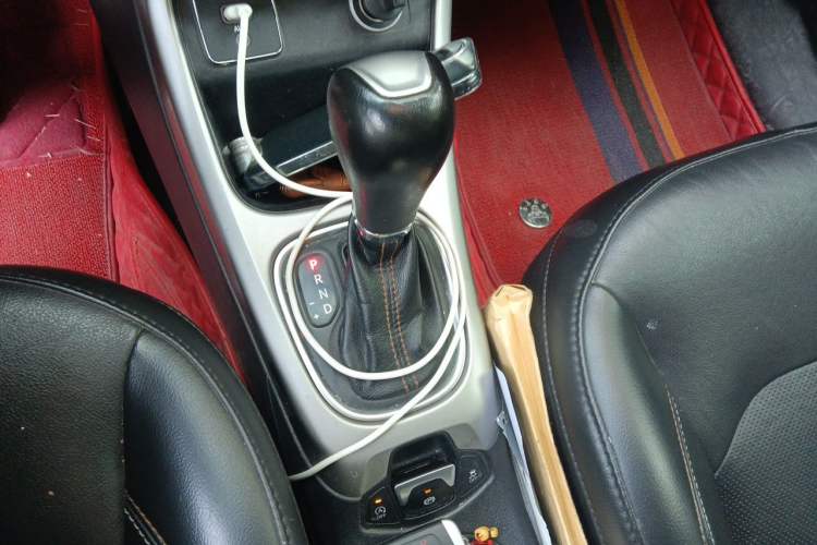Used Jeep Compass 2017 200T Automatic Family Edition Gear Lever