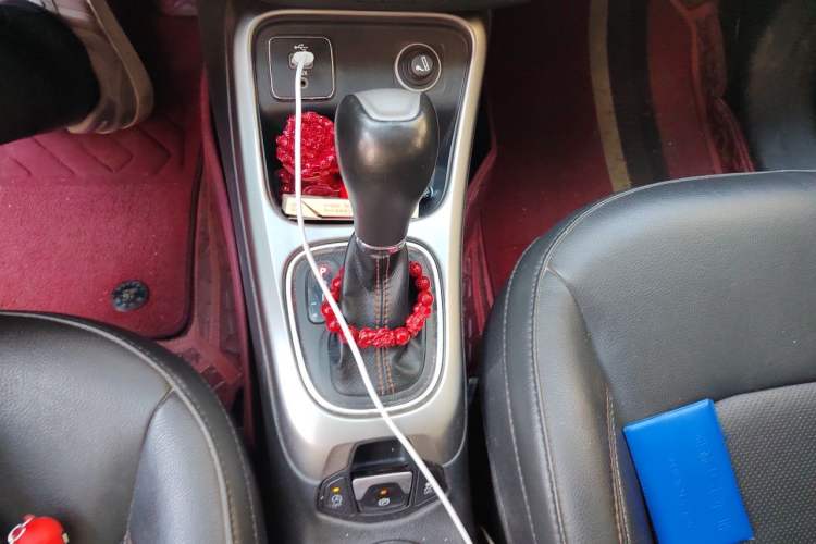 Used Jeep Compass 2017 200T Automatic Family Edition Gear Lever