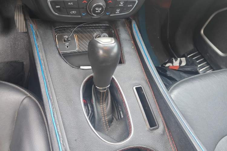 Used Jeep Compass 2017 200T Automatic Family Edition Gear Lever