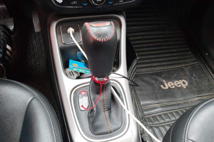 Used Jeep Compass 2017 200T Automatic Family Edition Gear Lever