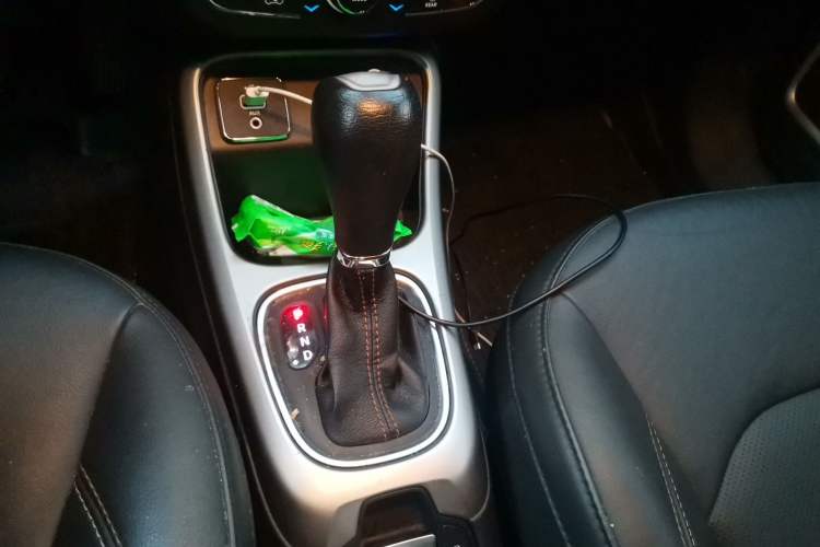 Used Jeep Compass 2017 200T Automatic Family Edition Gear Lever