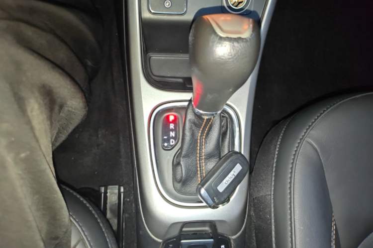 Used Jeep Compass 2017 200T Automatic Family Edition Gear Lever