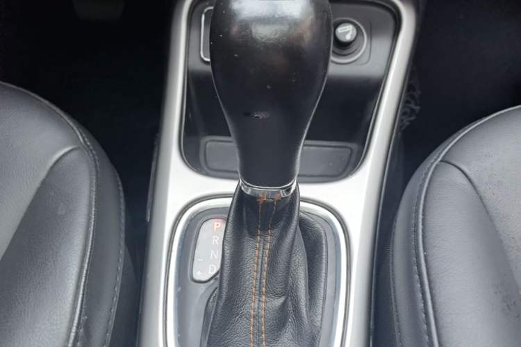 Used Jeep Compass 2017 200T Automatic Family Edition Gear Lever
