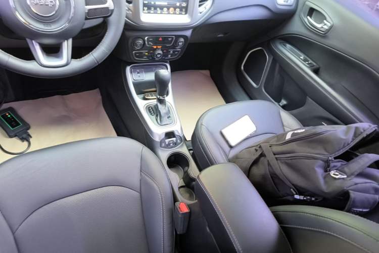 Used Jeep Compass 2017 200T Automatic Family Edition Gear Lever