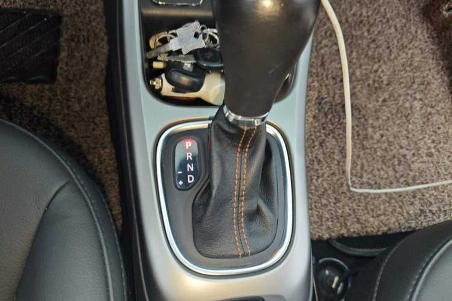 Used Jeep Compass 2017 200T Automatic Family Edition Gear Lever