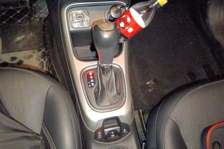 Used Jeep Compass 2017 200T Automatic Family Edition Gear Lever