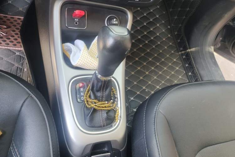 Used Jeep Compass 2017 200T Automatic Family Edition Gear Lever