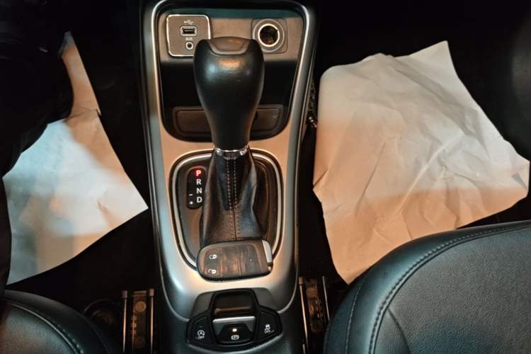 Used Jeep Compass 2017 200T Automatic Family Edition Gear Lever