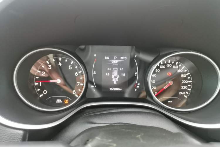 Used Jeep Compass 2017 200T Automatic Comfort Edition Instrument Cluster