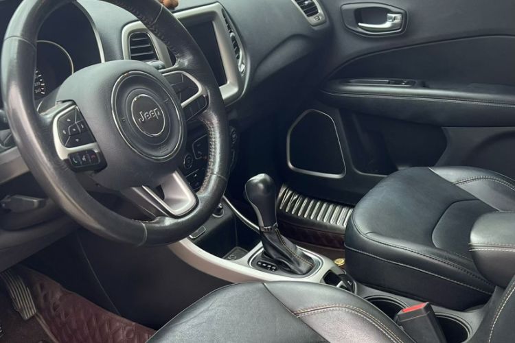 Used Jeep Compass 2017 200T Automatic Family Edition Interior 1