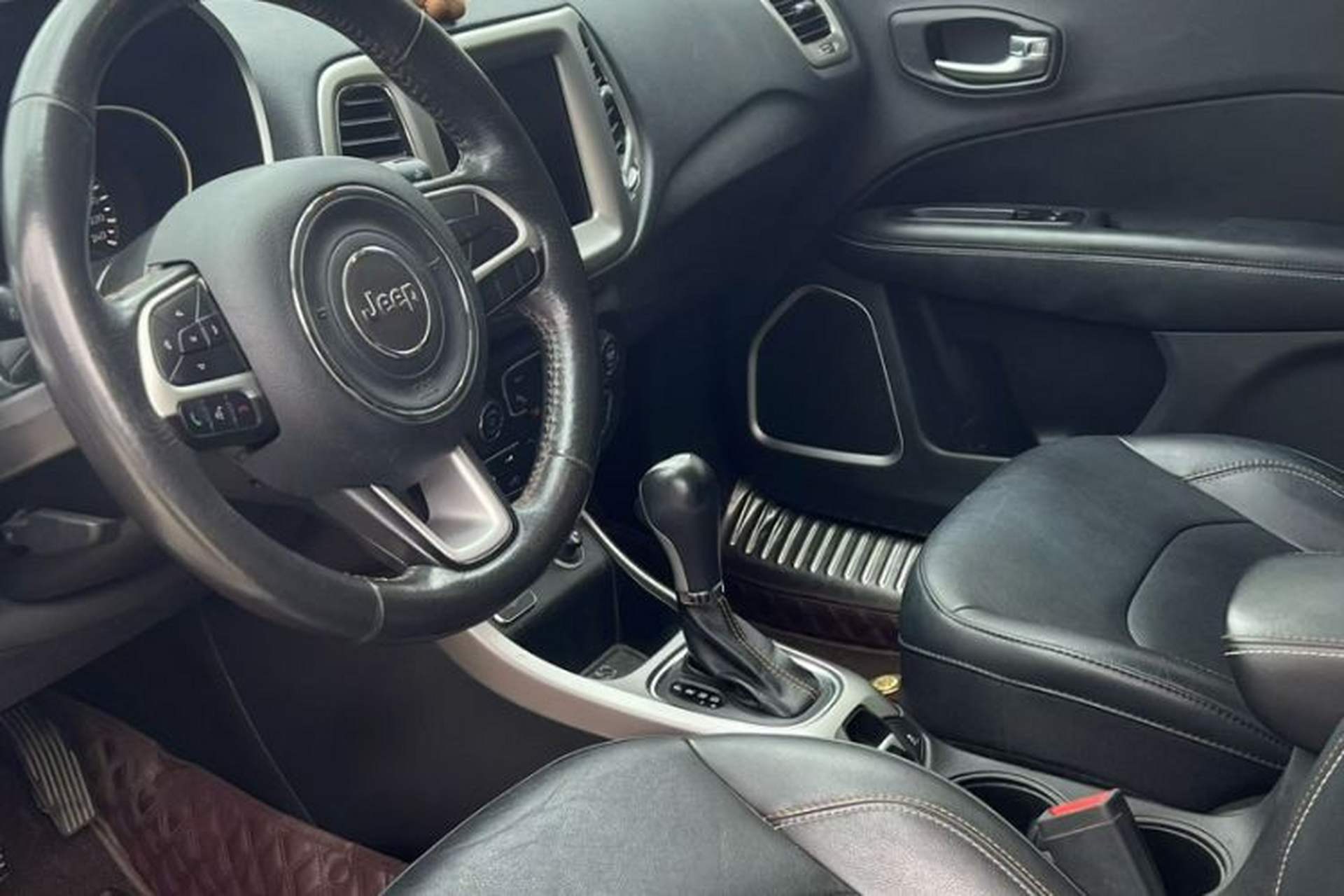 Used Jeep Compass 2017 200T Automatic Family Edition Interior 1