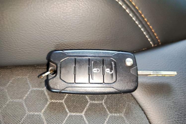 Used Jeep Compass 2017 200T Automatic Comfort Edition Interior 1