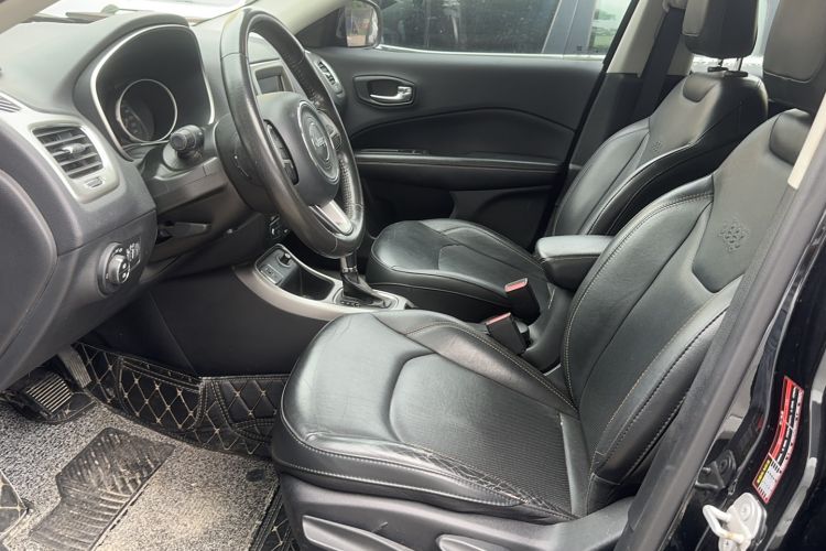 Used Jeep Compass 2017 200T Automatic Family Edition Interior 1