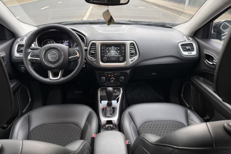 Used Jeep Compass 2017 200T Automatic Enjoyment Version Interior 2