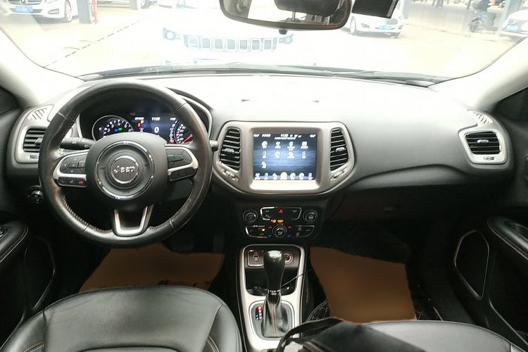 Used Jeep Compass 2017 200T Automatic Family Edition Interior 2