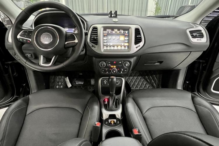 Used Jeep Compass 2017 200T Automatic Family Edition Interior 2