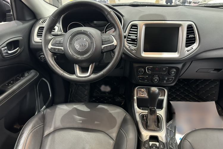 Used Jeep Compass 2017 200T Automatic Family Edition Interior 2