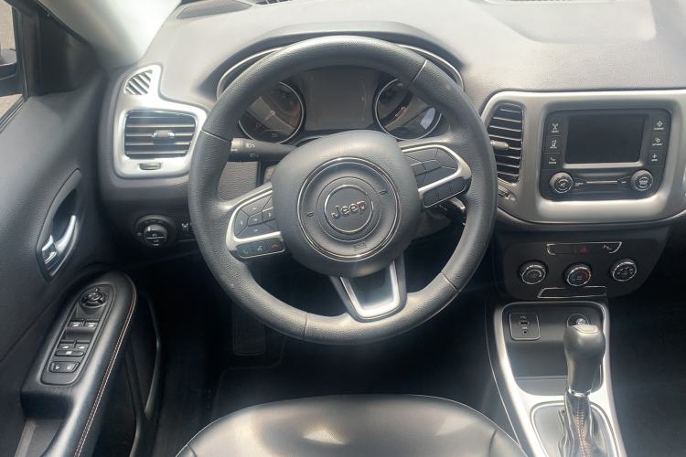 Used Jeep Compass 2017 200T Automatic Comfort Edition Interior 2