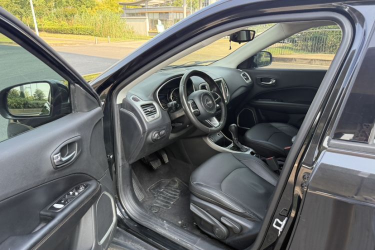 Used Jeep Compass 2017 200T Automatic Family Edition Interior 2