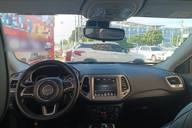 Used Jeep Compass 2017 200T Automatic Family Edition Interior 2