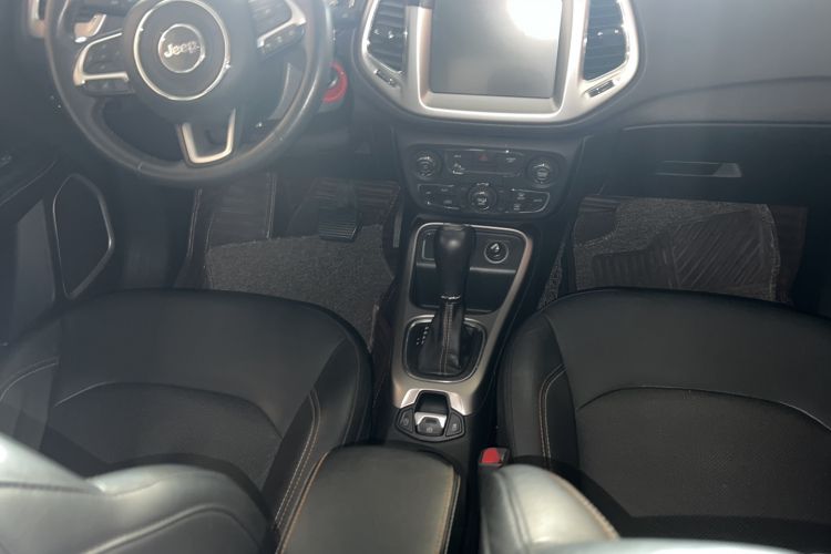 Used Jeep Compass 2017 200T Automatic Family Edition Interior 3