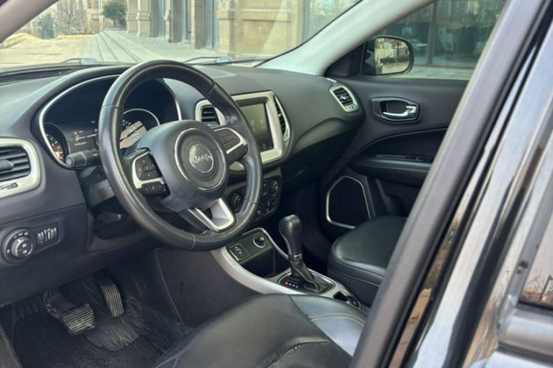 Used Jeep Compass 2017 200T Automatic Family Edition Interior 3