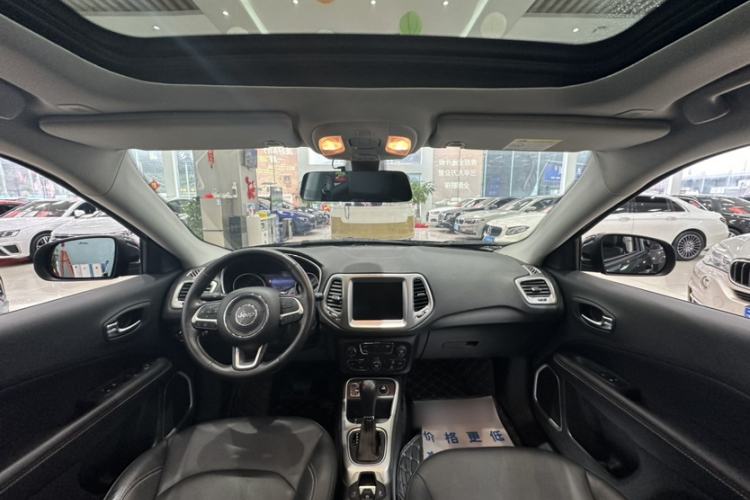 Used Jeep Compass 2017 200T Automatic Family Edition Interior 5