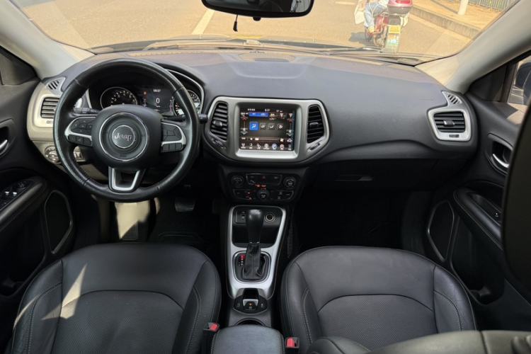 Used Jeep Compass 2017 200T Automatic Family Edition Interior 6