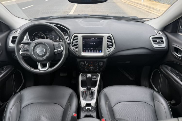 Used Jeep Compass 2017 200T Automatic Family Edition Interior 7