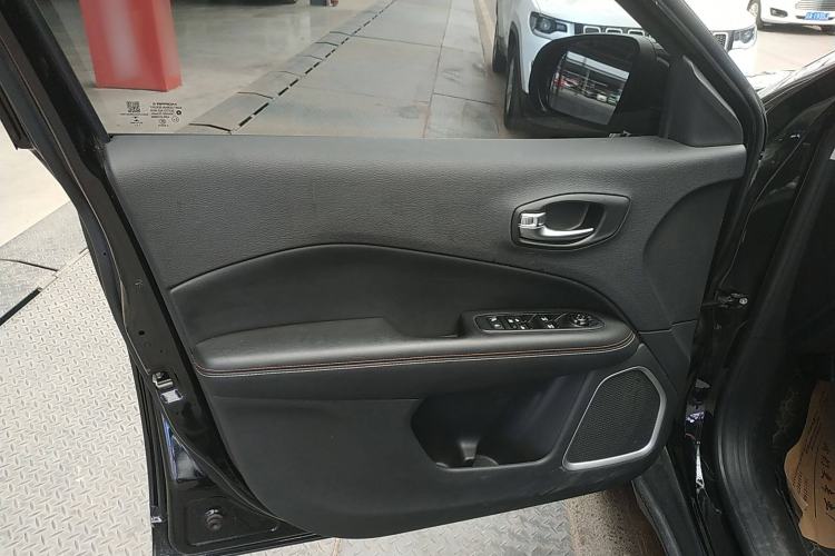 Used Jeep Compass 2017 200T Automatic Family Edition Interior 7