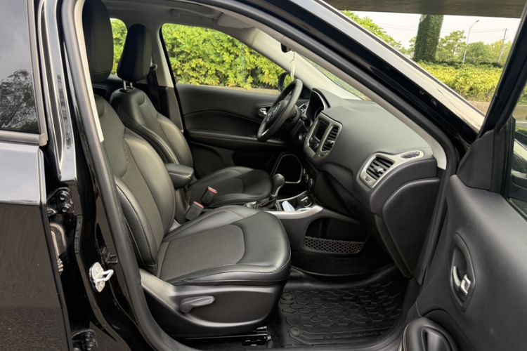 Used Jeep Compass 2017 200T Automatic Enjoyment Version Interior 8