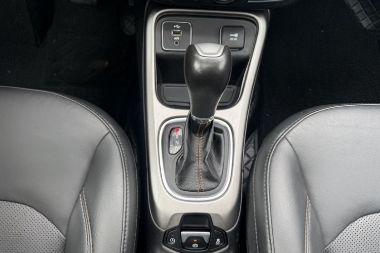Used Jeep Compass 2017 200T Automatic Family Edition Interior 8