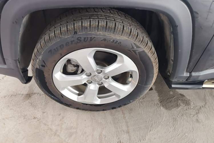 Used Jeep Compass 2017 200T Automatic Family Edition Left Front Wheel Hub