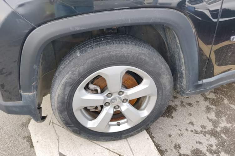 Used Jeep Compass 2017 200T Automatic Family Edition Left Front Wheel Hub