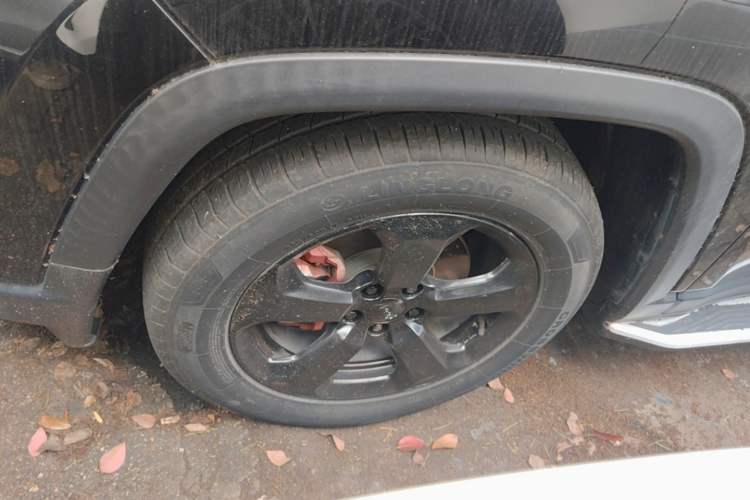 Used Jeep Compass 2017 200T Automatic Family Edition Left Front Wheel Hub