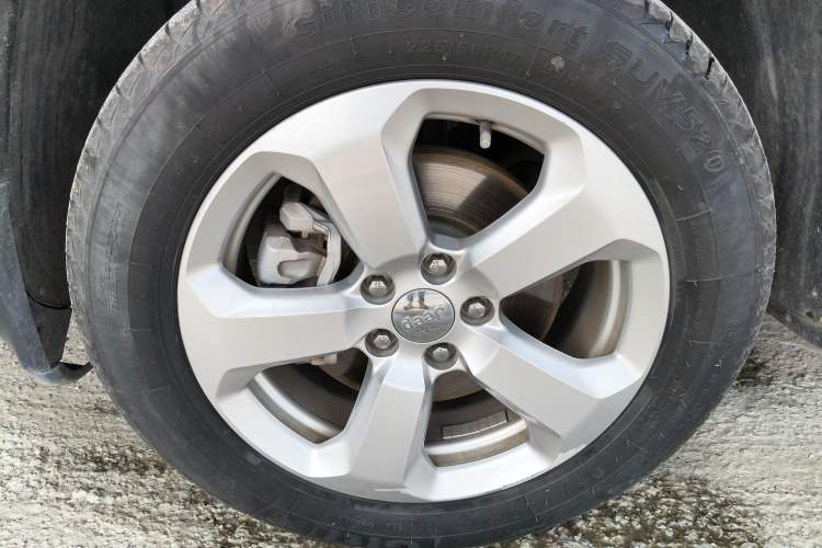 Used Jeep Compass 2017 200T Automatic Family Edition Left Front Wheel Hub