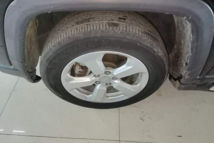 Used Jeep Compass 2017 200T Automatic Family Edition Left Front Wheel Hub