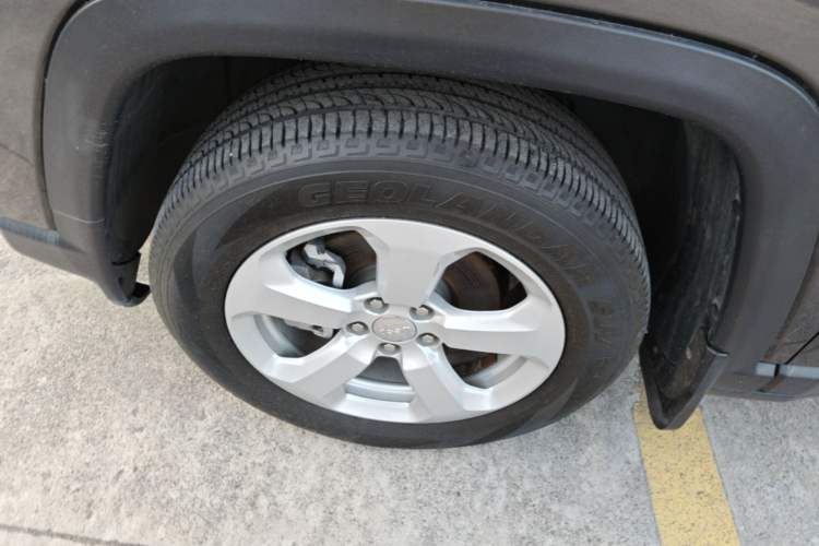 Used Jeep Compass 2017 200T Automatic Family Edition Left Front Wheel Hub