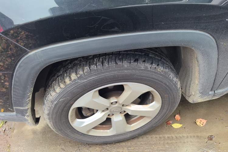 Used Jeep Compass 2017 200T Automatic Family Edition Left Front Wheel Hub
