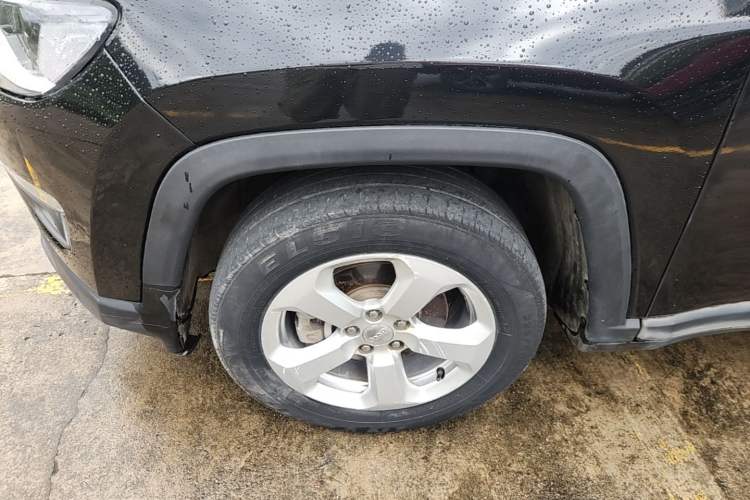 Used Jeep Compass 2017 200T Automatic Family Edition Left Front Wheel Hub