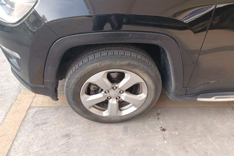 Used Jeep Compass 2017 200T Automatic Family Edition Left Front Wheel Hub