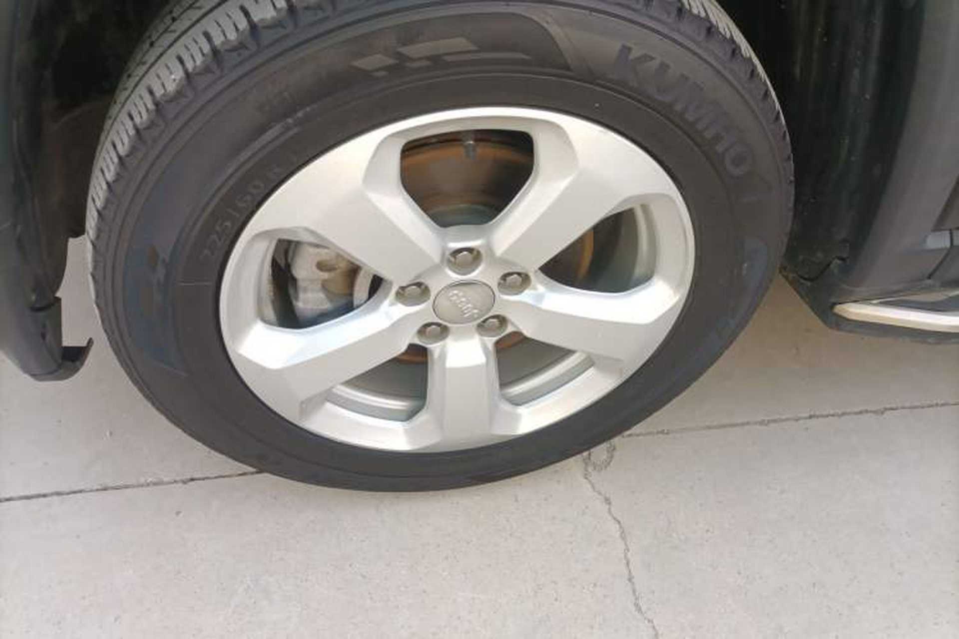 Used Jeep Compass 2017 200T Automatic Family Edition Left Front Wheel Hub