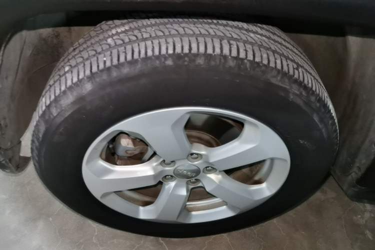 Used Jeep Compass 2017 200T Automatic Family Edition Left Front Wheel Hub