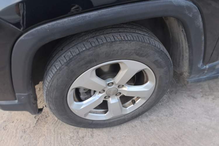 Used Jeep Compass 2017 200T Automatic Family Edition Left Front Wheel Hub