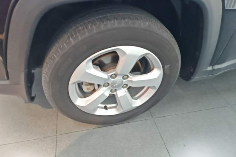 Used Jeep Compass 2017 200T Automatic Family Edition Left Front Wheel Hub