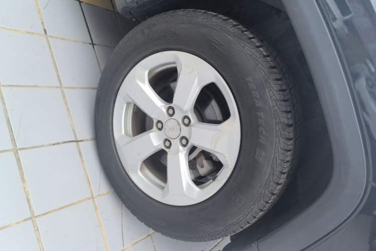 Used Jeep Compass 2017 200T Automatic Family Edition Left Front Wheel Hub